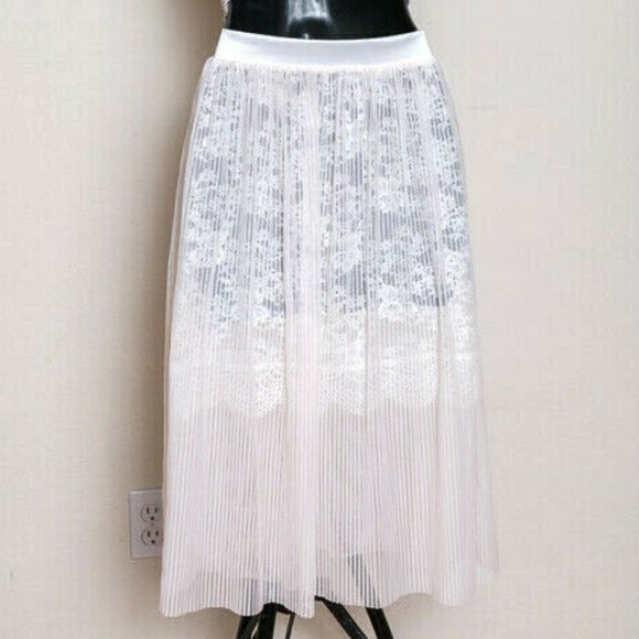 VICTORIAS SECRET SEXY Tulle Floral Lace Skirt S M - Picture 3 of 4